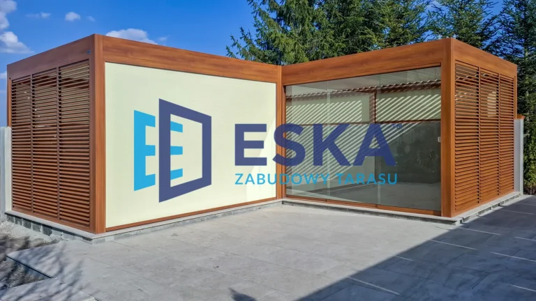 Chlewice wolnostojąca pergola ogrodowa WOOD sideglass ruchome lamele boczne rolety ZIP ESKA Zabudowy Tarasu